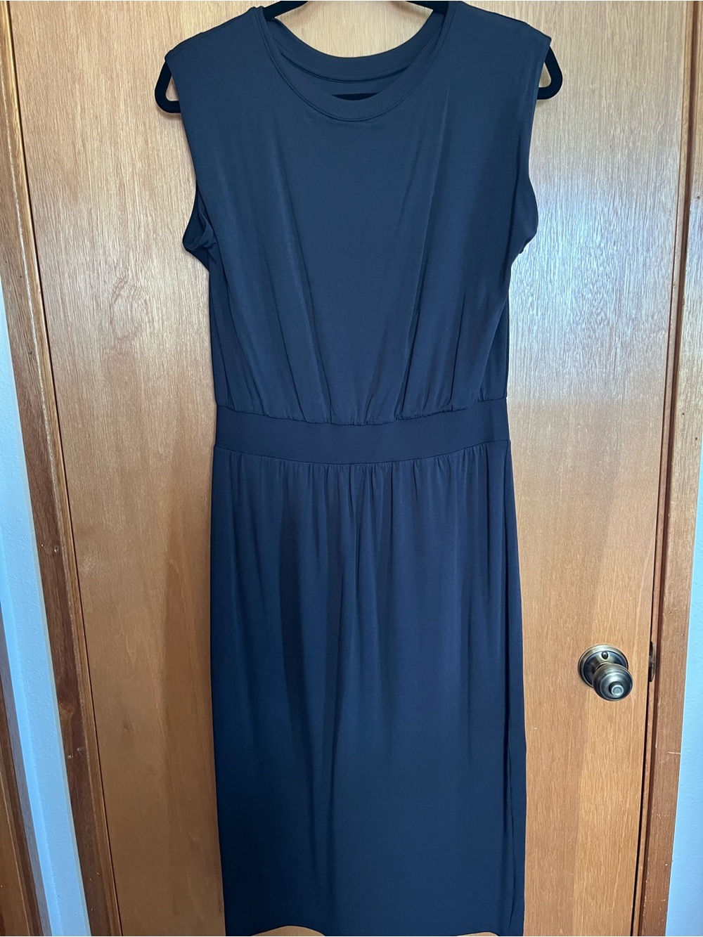 Athleta Black Sleeveless Midi Dress